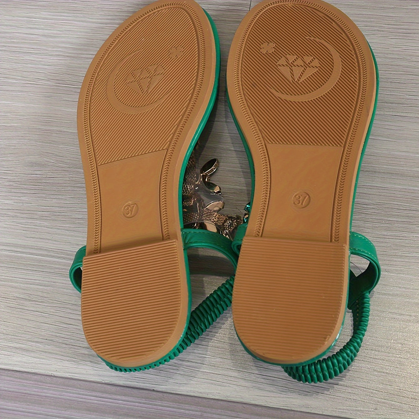 JO | Casual and comfortable sandals