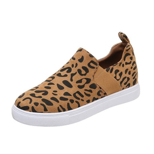 JO | Playful and lightweight sneakers