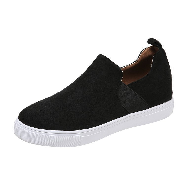 JO | Playful and lightweight sneakers